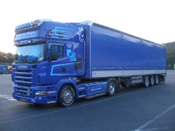 GR-Scania-R-500-blau-Holz-040209-03