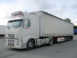 GR-Volvo-FH12-460-weiss-Holz-250609-03