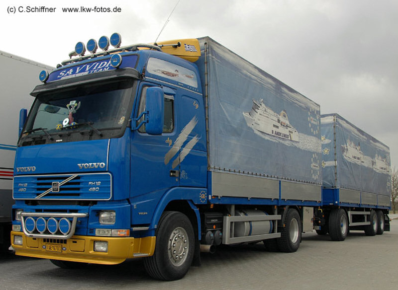 Volvo-FH12-460-blau-Schiffner-241207-01-GR.jpg