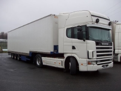 Scania-124-L-400-weiss-Holz-180105-1-GB