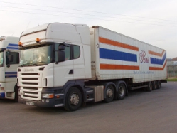 Scania-R-470-weiss-Holz-180107-01-GB