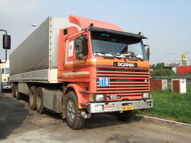 Scania-112-H-rot-Fustinoni-270905-01-IR.jpg