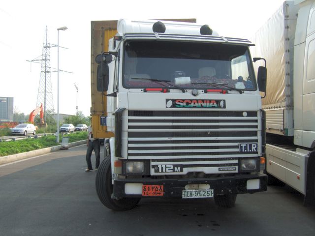 Scania-112-M-weiss-Fustinoni-071005-01-IR.jpg