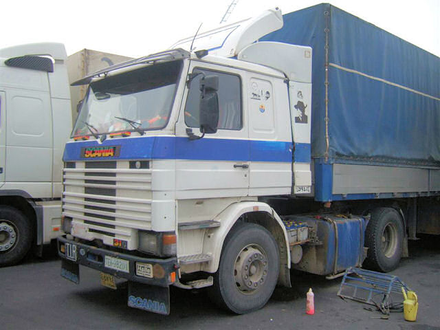 Scania-113-H-310-weiss-Fustinoni-221106-01-IR.jpg
