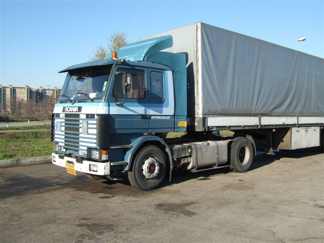 Scania-113-M-360-blau-Fustinoni-040107-01-IR.jpg
