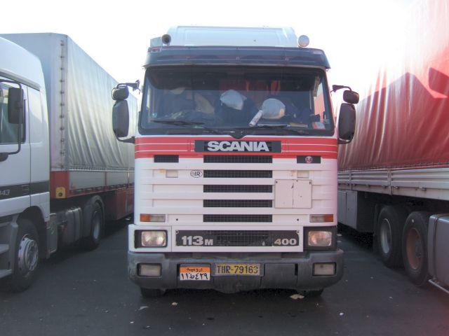Scania-113-M-400-weiss-Fustinoni-221105-04-IR.jpg