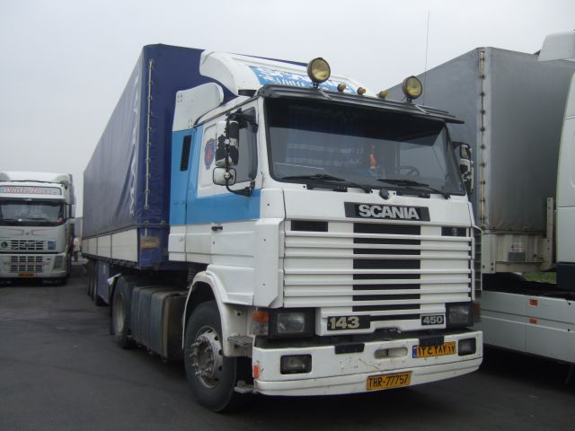 Scania-143-H-450-weiss-blau-Fustinoni-180506-01-IR.jpg