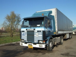 Scania-113-M-360-blau-Fustinoni-040107-02-IR
