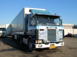 Scania-113-M-360-blau-Fustinoni-040107-03-IR