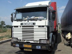 Scania-113-M-360-weiss-Fustinoni-310706-02-IR