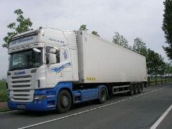IRL-Scania-R-480-weiss-Holz-020709-01