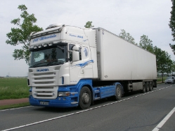IRL-Scania-R-500-weiss-Holz-020709-02