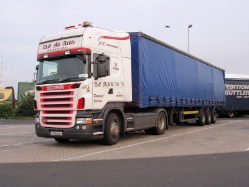 Scania-R-480-weiss-Holz-120907-01-IRL