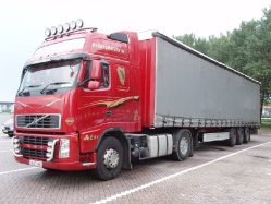 Volvo-FH12-rot-Holz-310807-01-IRL