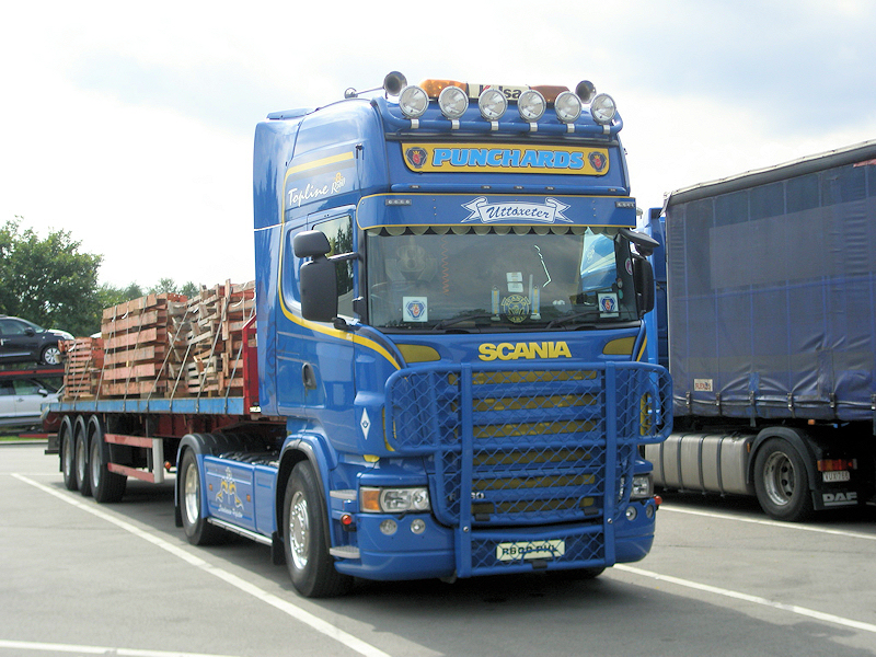 IRL-Scania-R-560-Punchards-Hintermeyer-130910-01.jpg - A. Hintermeyer