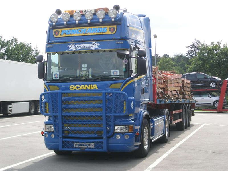 IRL-Scania-R-560-Punchards-Hintermeyer-130910-03.jpg - A. Hintermeyer