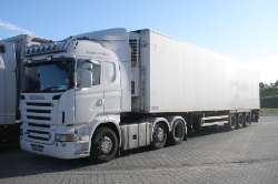 IRL-Scania-R-500-weiss-Holz-150810-01