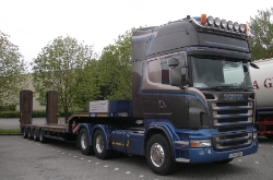 IRL-Scania-R-620-blaugrau-Holz-100810-01