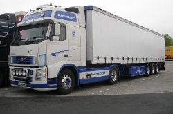 IRL-Volvo-FH-520-weiss-Holz-100810-02