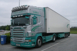IRl-Scania-R-580-weiss-Holz-100810-01