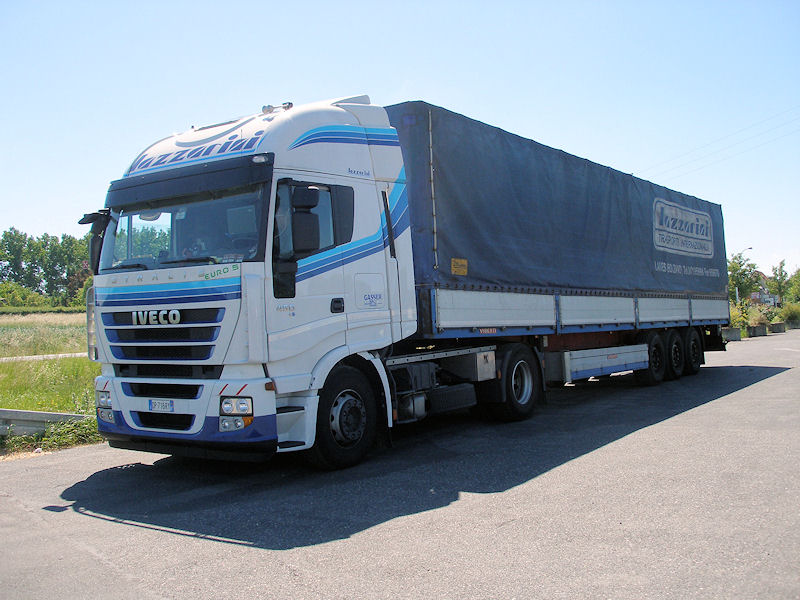IT-Iveco-Stralis-AS-440-S-45-weiss-Holz-250609-01.jpg