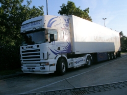 IT-Scania-164-L-480-weiss-Holz-250609-01