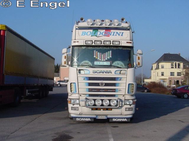 Scania-164-L-580-weiss-Engel-100205-02-I.jpg - Eric Engel