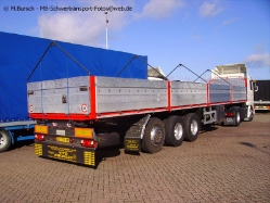 Scania-143-M-450-weiss-Bursch-170707-04-IT