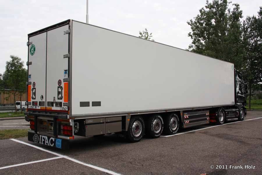 IT-Scania-R-560-Virio-Holz-080711-02.jpg