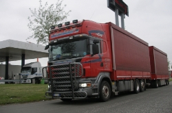 IT-Scania-R-rot-Holz-100810-01