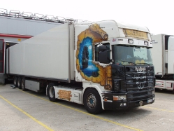 Scania-4er-TGF-Holz-310807-04-IT