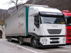 Iveco-Stralis-AS-440-S-48-weiss-Gelain-250207-01-IT