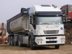 Iveco-Stralis-AT-440-S-48-weiss-Gelain-250207-01-IT