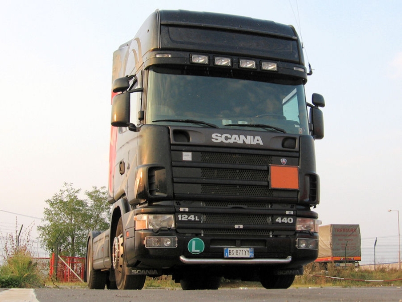 IT-Scania-124L-440-black-GeorgeBodrug-240808-3.jpg - George Bodrug