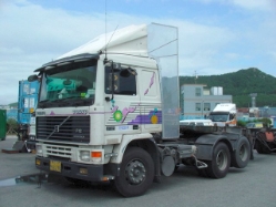 Volvo-F12-weiss-Jeong-240804-1