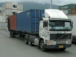 Volvo-F12-weiss-Jeong-240804-1