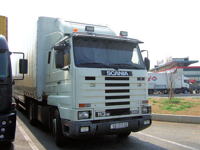 Scania-113-M-380-weiss-Fustinoni-221106-02-CRO.jpg - G. Fustinoni