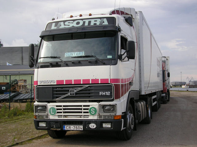 Volvo-FH12-420-Lasotra-Wihlborg-030906-01.jpg - Henrik Wihlborg