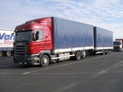 LV-Scania-R-500-rot-Holz-040209-01