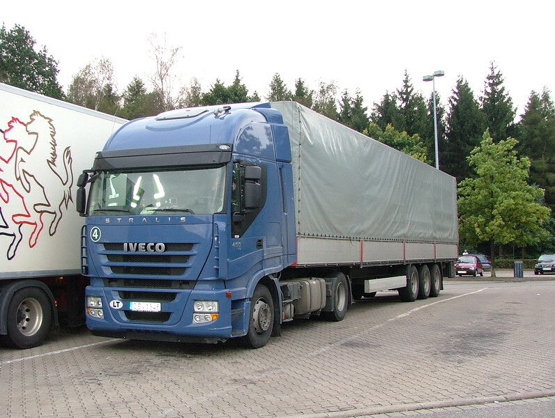 LT-Iveco-Stralis-AS-II-440-S-45-blau-Posern-051208-01.jpg - René Posern