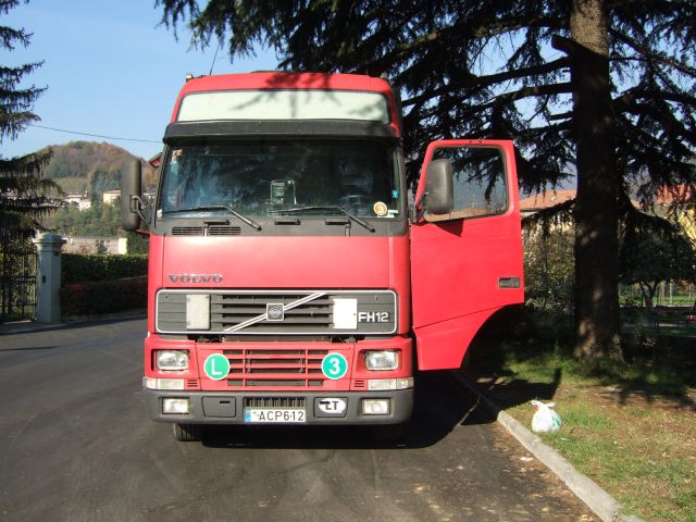 Volvo-FH12-420-rot-Fustinoni-221105-02-LT.jpg - G. Fustinoni