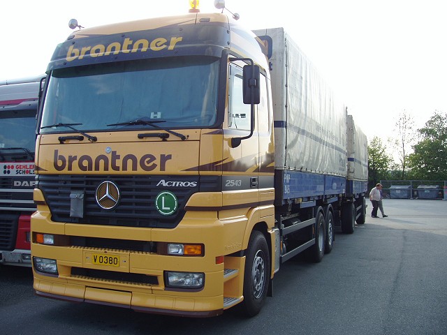 MB-Actros-2543-Brantner-Holz-010604-1-LUX.jpg - Frank Holz
