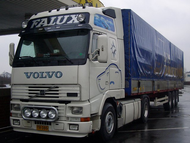 Volvo-FH12-PLSZ-Falux-weiss-(Stober)-280104-LUX.jpg - Ingo Stober