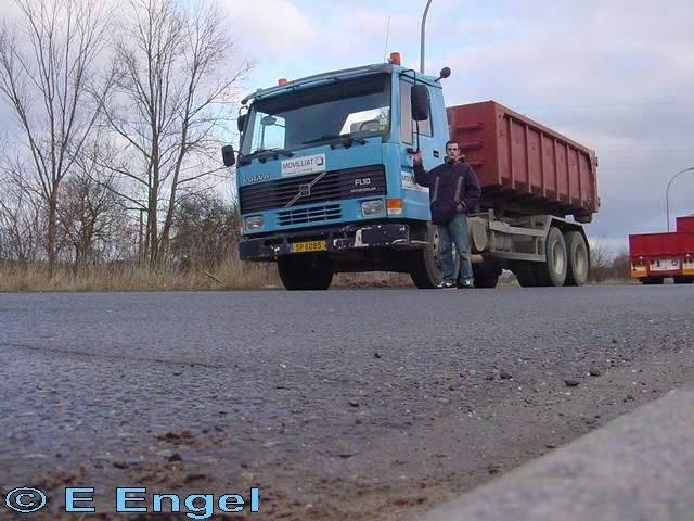 Volvo-FL10-blau-Engel-300105-03.jpg - Eric Engel