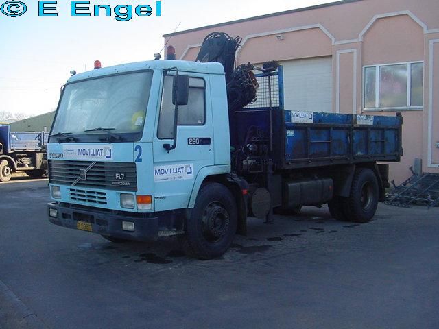Volvo-FL7-260-blau-Engel-300105-01.jpg - Eric Engel