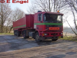 DAF-95360-Curci-Engel-100205-01-LUX
