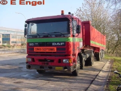 DAF-95360-Curci-Engel-100205-02-LUX