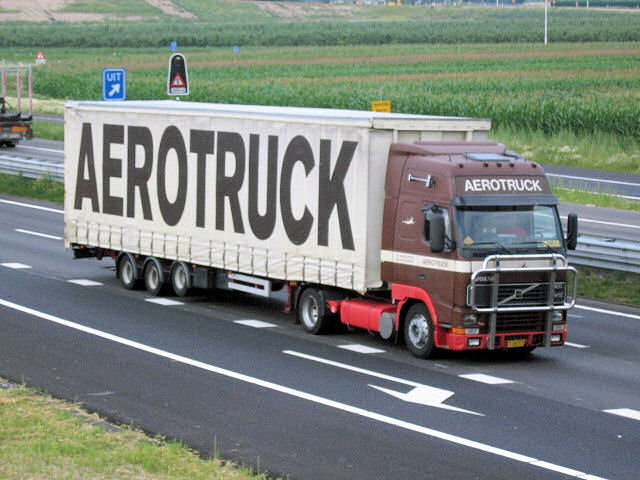 Volvo-FH12-Aerotruck-Bocken-150806-01-LUX.jpg - S. Bocken