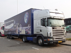 Scania-114-L-380-weiss-Holz-310807-01-LUX