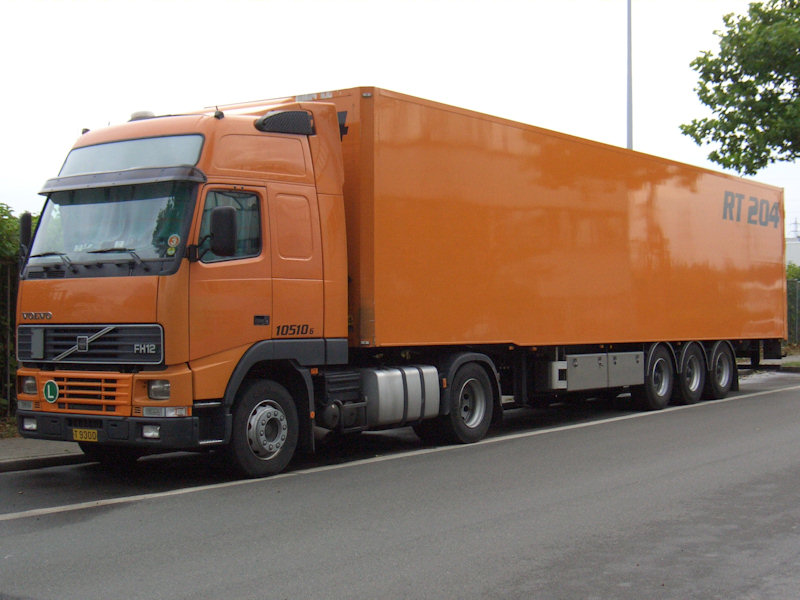 LUX-Volvo-FH12-orange-DS-310808-01.jpg - Trucker Jack